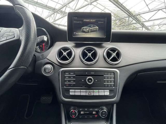 Mercedes-Benz CLA 200 Urban DCT Navi AgilityControl SH Assist