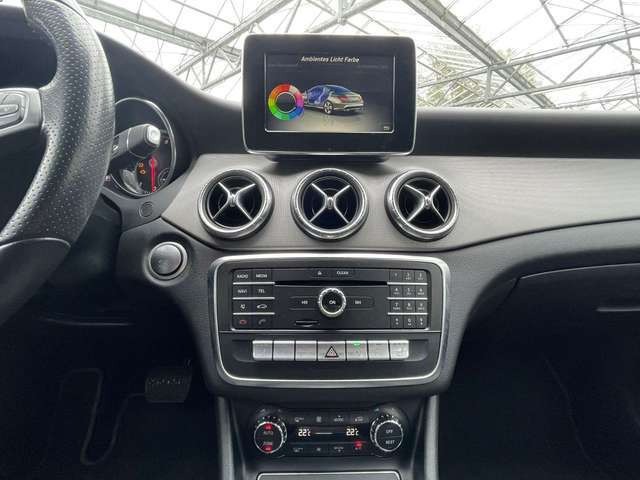 Mercedes-Benz CLA 200 Urban DCT Navi AgilityControl SH Assist