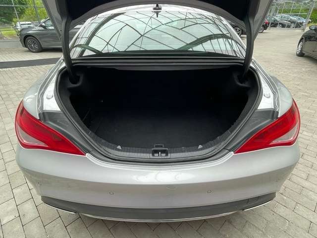 Mercedes-Benz CLA 200 Urban DCT Navi AgilityControl SH Assist