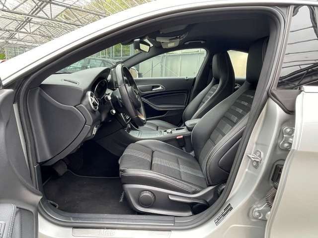 Mercedes-Benz CLA 200 Urban DCT Navi AgilityControl SH Assist