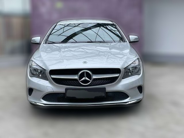 Mercedes-Benz CLA 200 Urban DCT Navi AgilityControl SH Assist