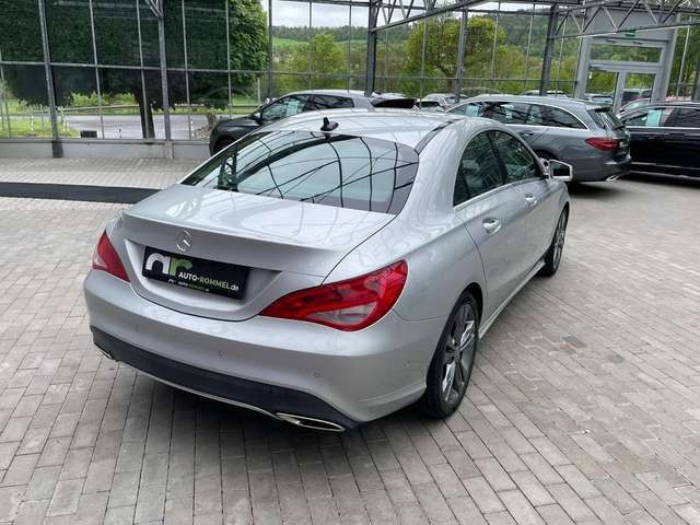Mercedes-Benz CLA 200 Urban DCT Navi AgilityControl SH Assist