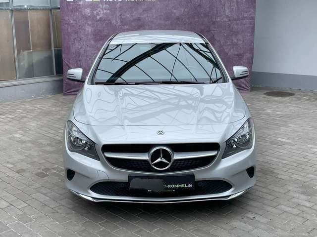 Mercedes-Benz CLA 200 Urban DCT Navi AgilityControl SH Assist