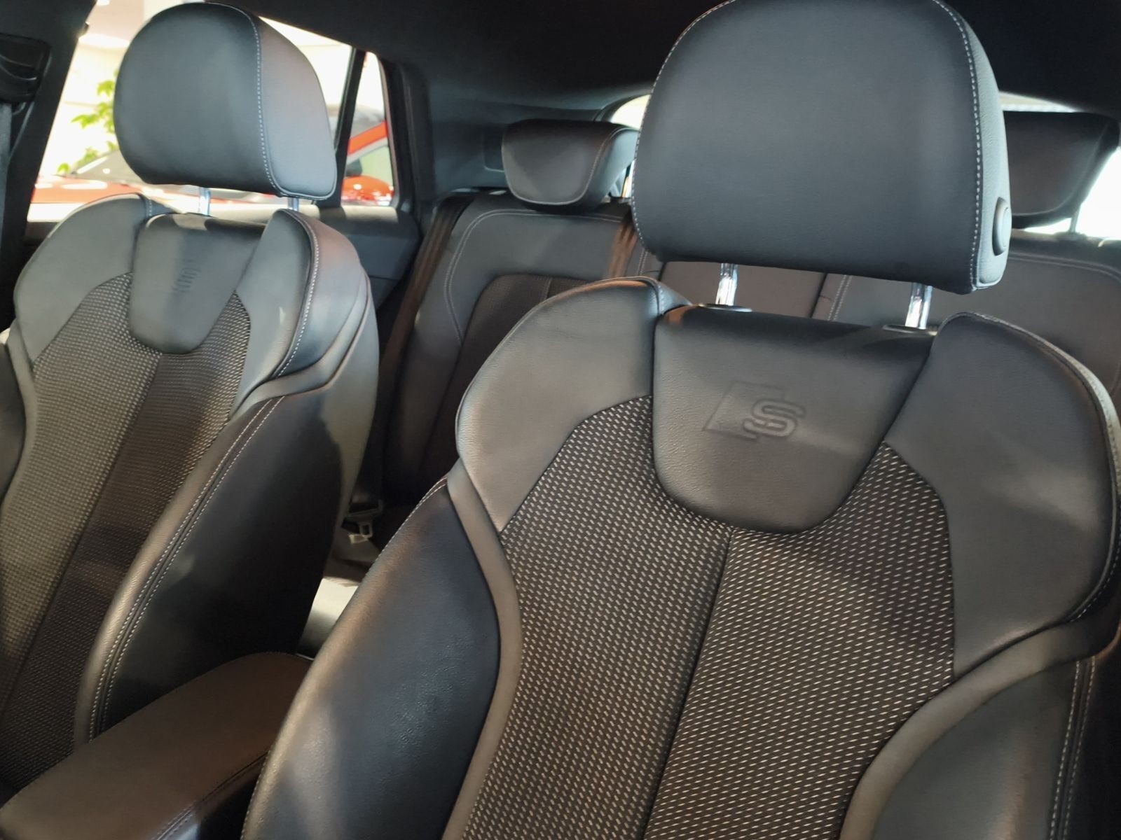 Audi Q2 35 TFSI Aut. sport S-Line/LED/Navi/18