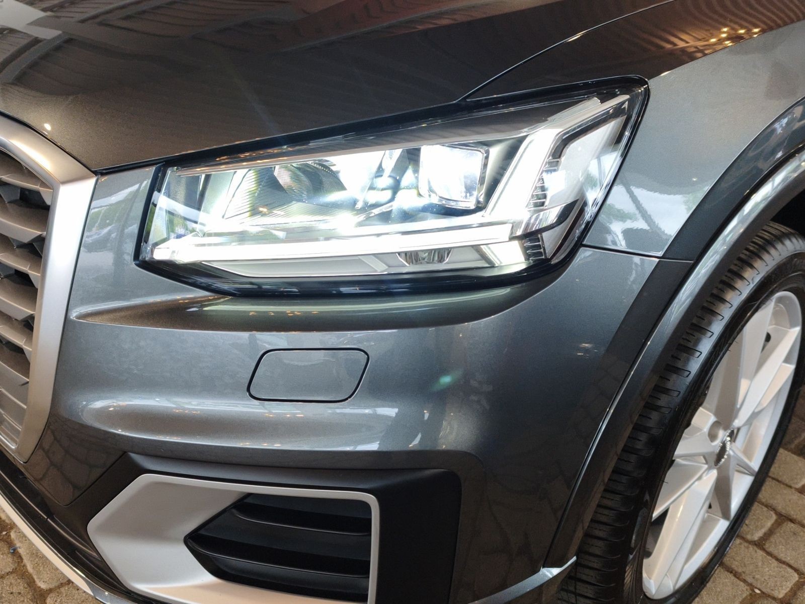 Audi Q2 35 TFSI Aut. sport S-Line/LED/Navi/18
