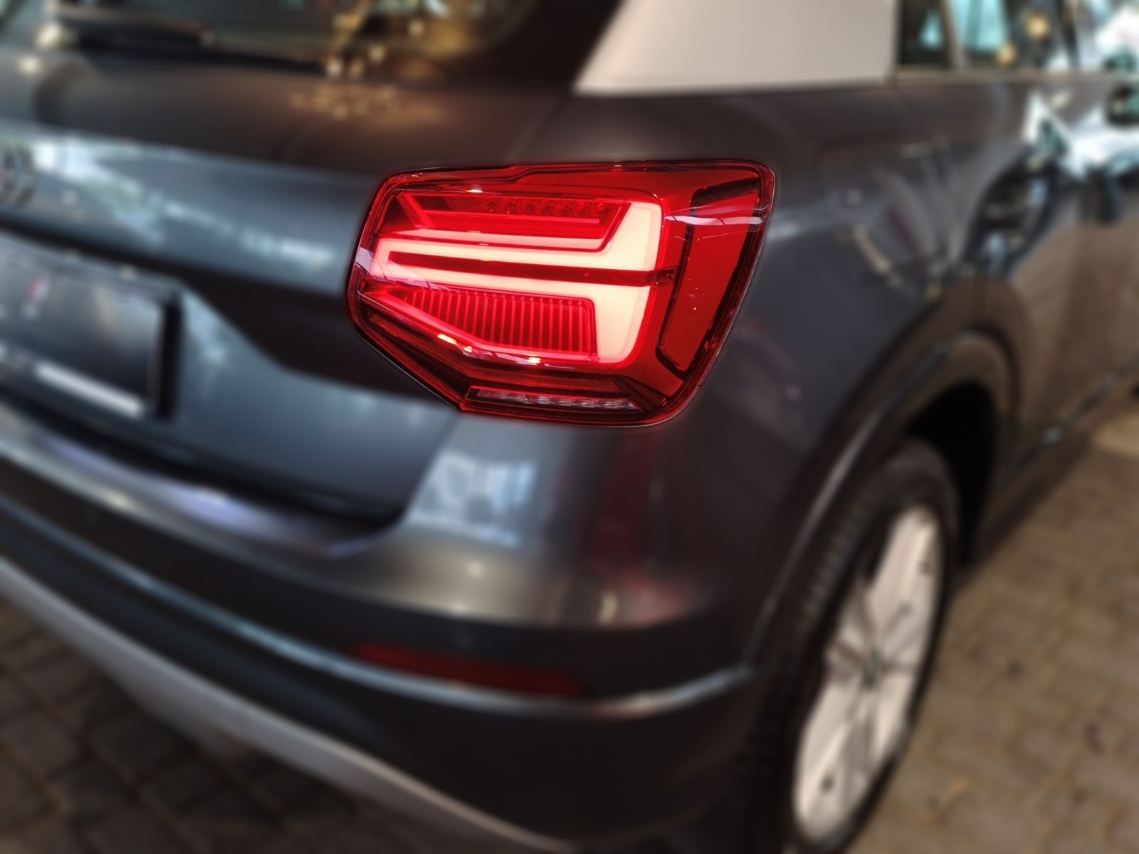 Audi Q2 35 TFSI Aut. sport S-Line/LED/Navi/18