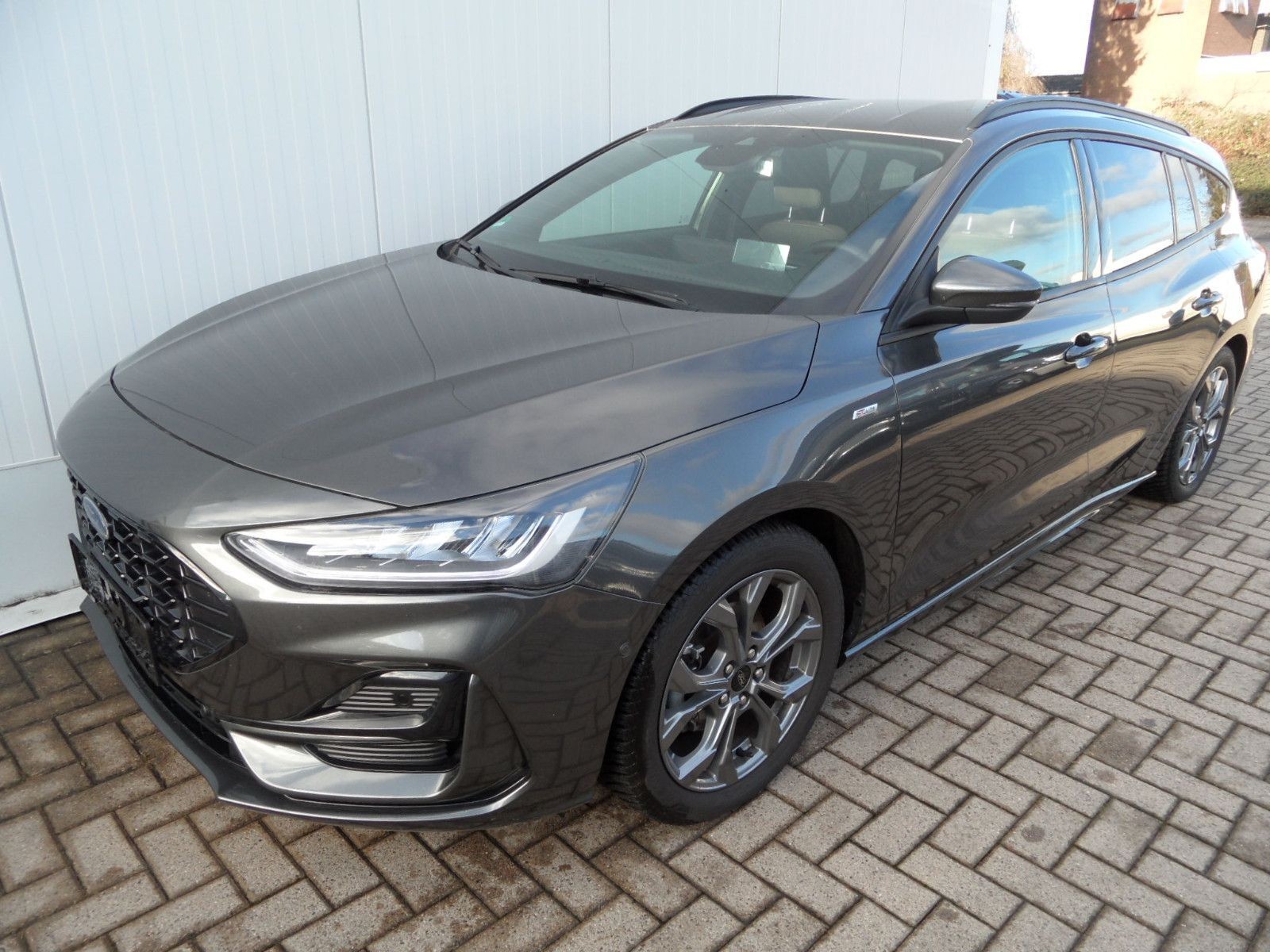 Ford Focus Turnier ST-Line X+Sitzhzg+Kamera+AHK+AT