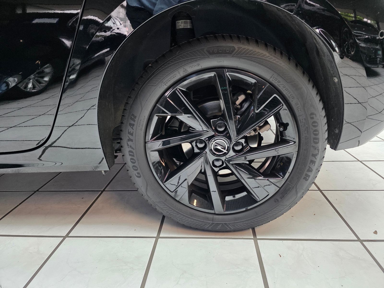 Opel Corsa F GS Automatik ,Navi,SHZ,RFK,Allwetter