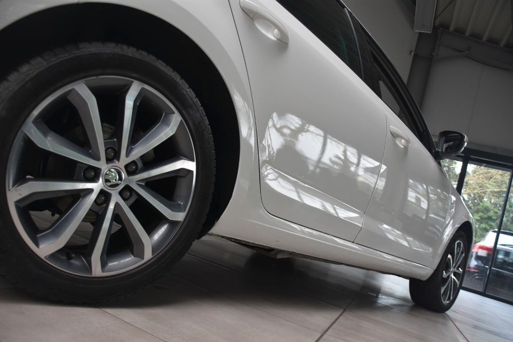 Skoda Octavia Combi Soleil LED AppNavi Tempo PDC AHK