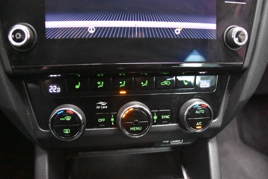 Skoda Octavia Combi Soleil LED AppNavi Tempo PDC AHK