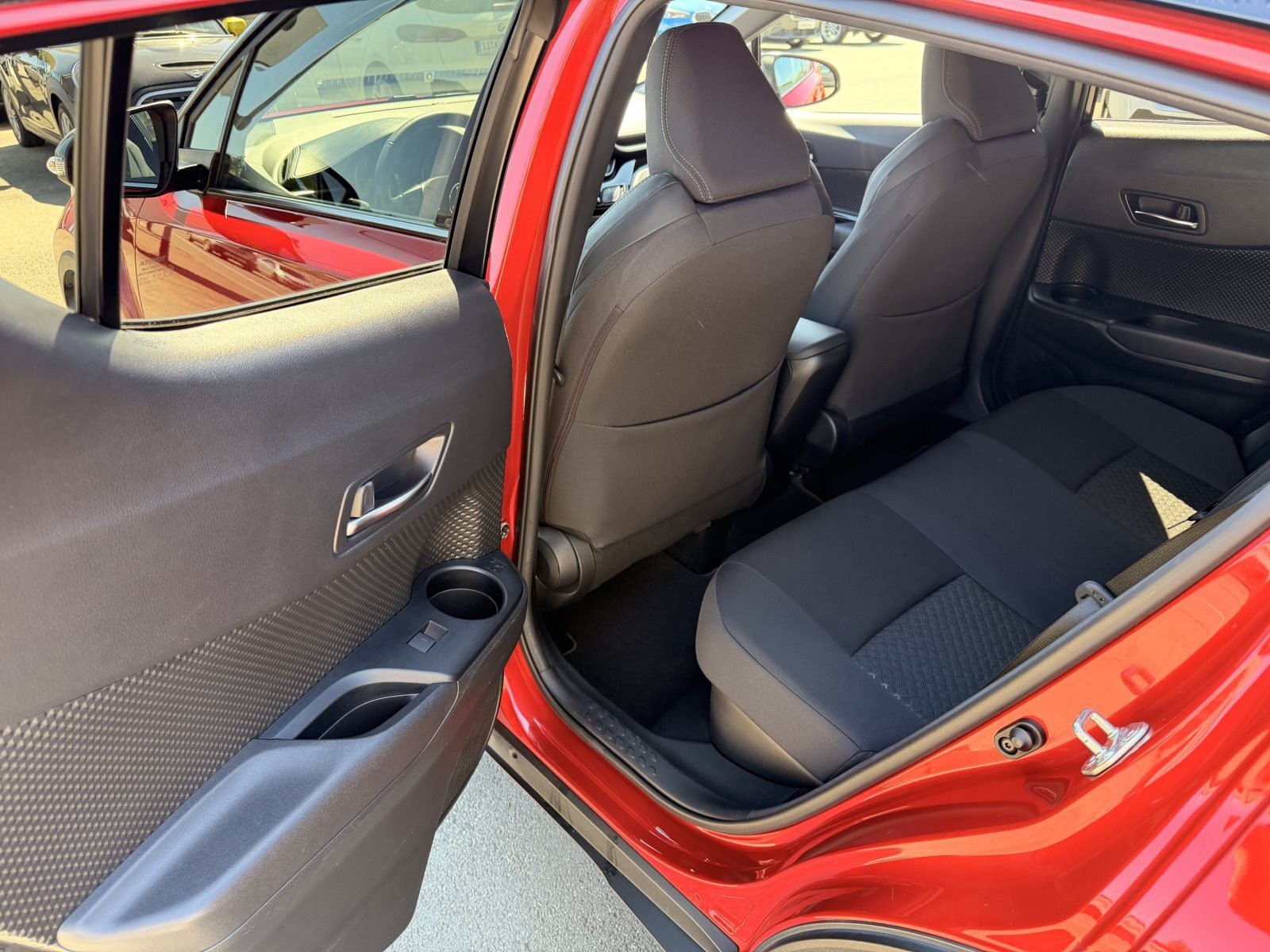 Toyota C-HR 2.0 Hybrid Comfort Smart Connect Navi LED