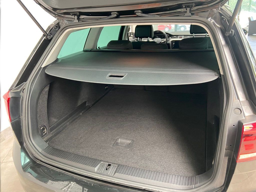 Volkswagen Passat Variant Passat Navi 3Z-Klima APPconenct ACC PDC AHK LED
