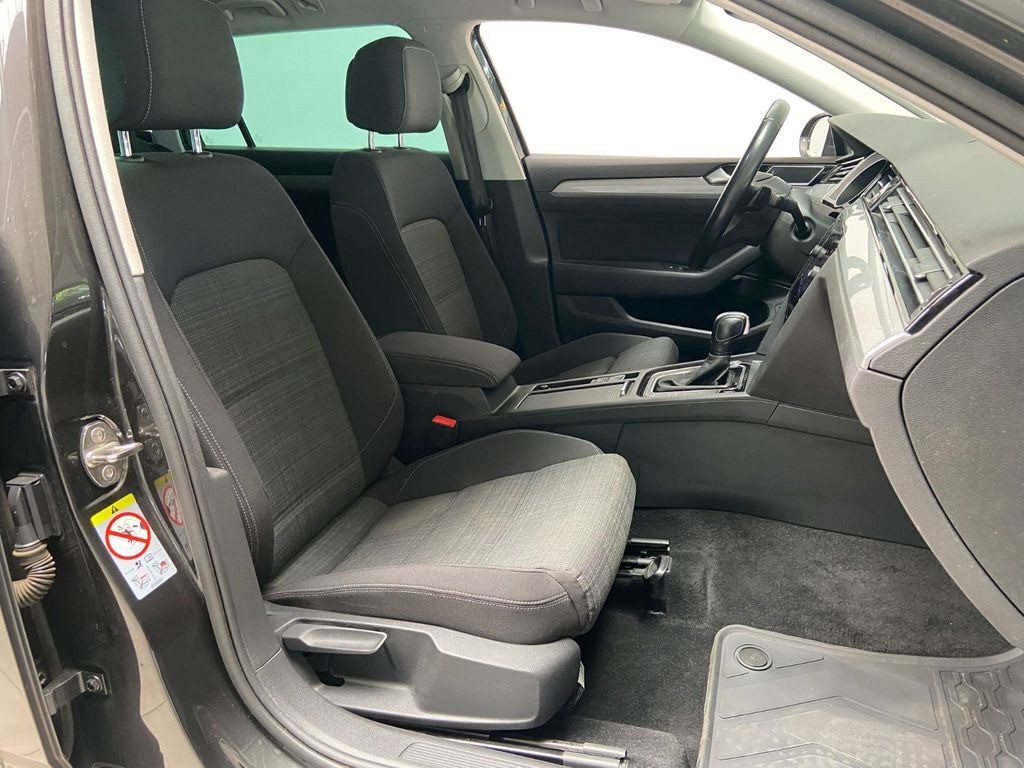 Volkswagen Passat Variant Passat Navi 3Z-Klima APPconenct ACC PDC AHK LED