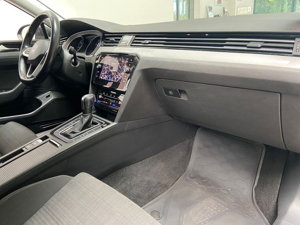 Volkswagen Passat Variant Passat Navi 3Z-Klima APPconenct ACC PDC AHK LED