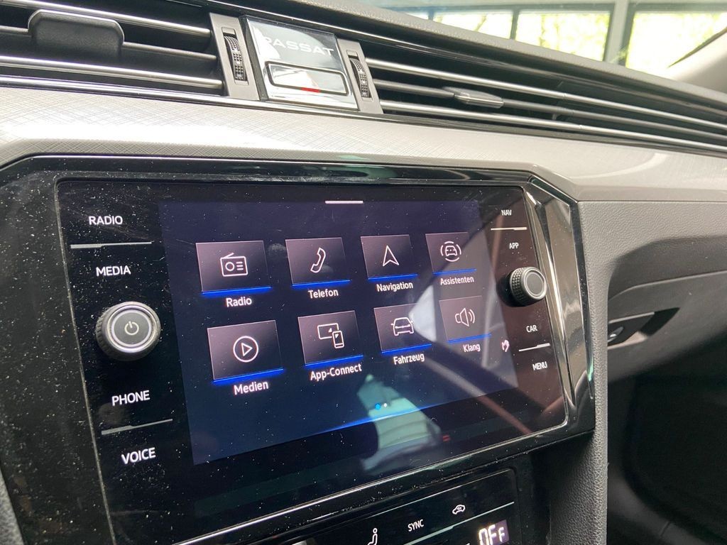 Volkswagen Passat Variant Passat Navi 3Z-Klima APPconenct ACC PDC AHK LED