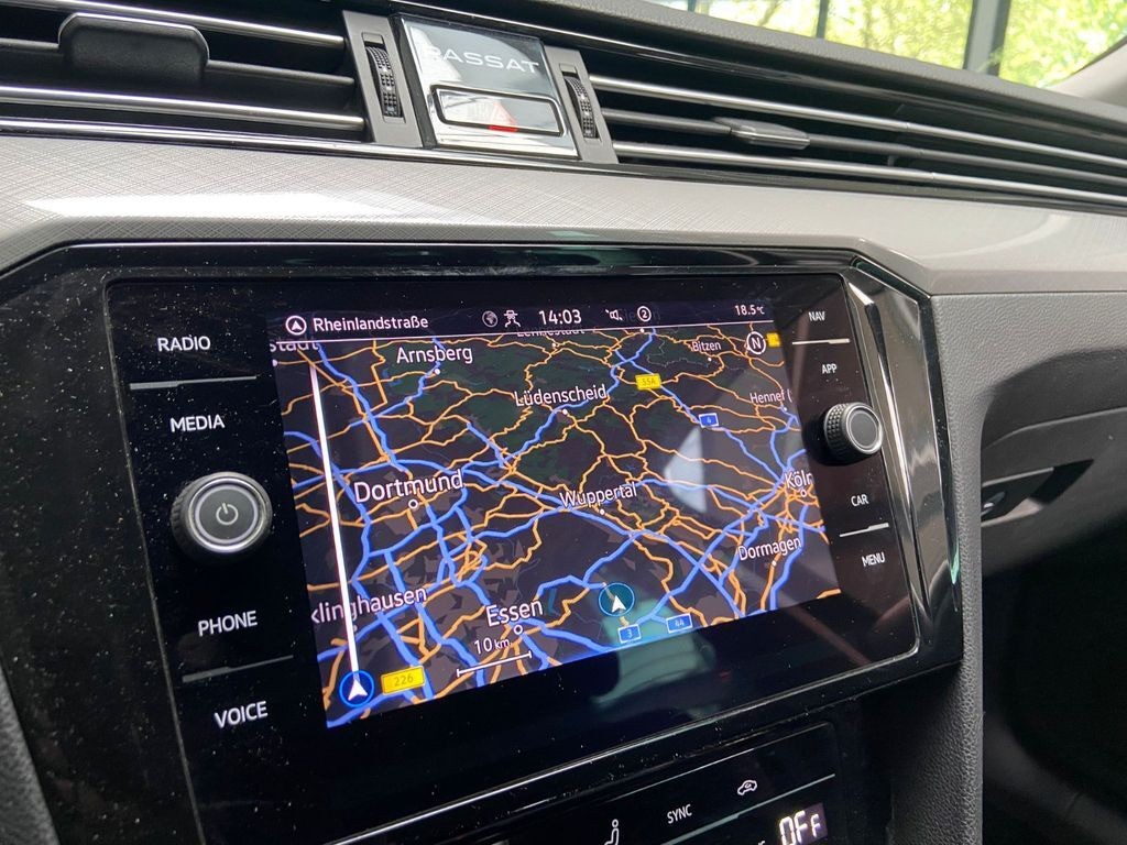 Volkswagen Passat Variant Passat Navi 3Z-Klima APPconenct ACC PDC AHK LED