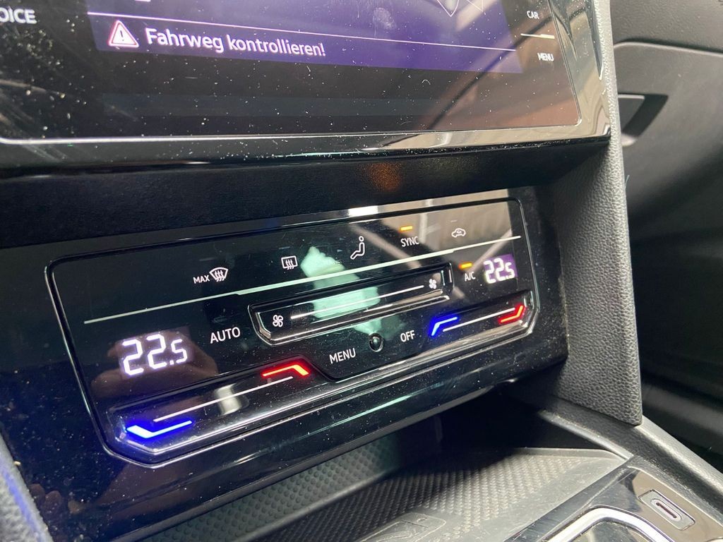 Volkswagen Passat Variant Passat Navi 3Z-Klima APPconenct ACC PDC AHK LED