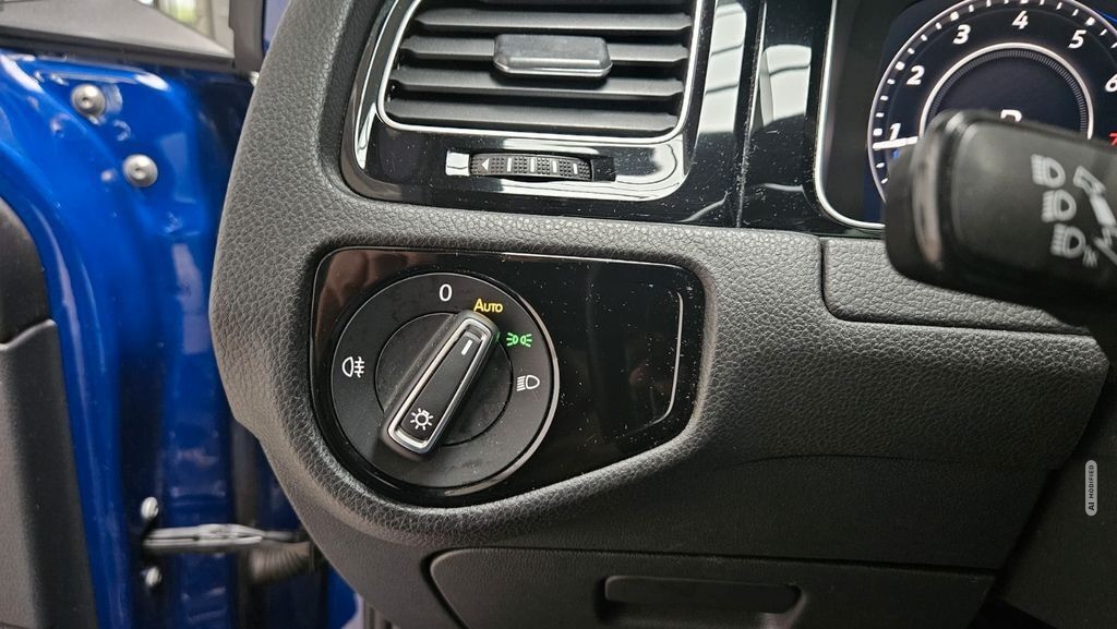 Volkswagen Golf VII Variant Highl DSG R-Line Panorama Navi