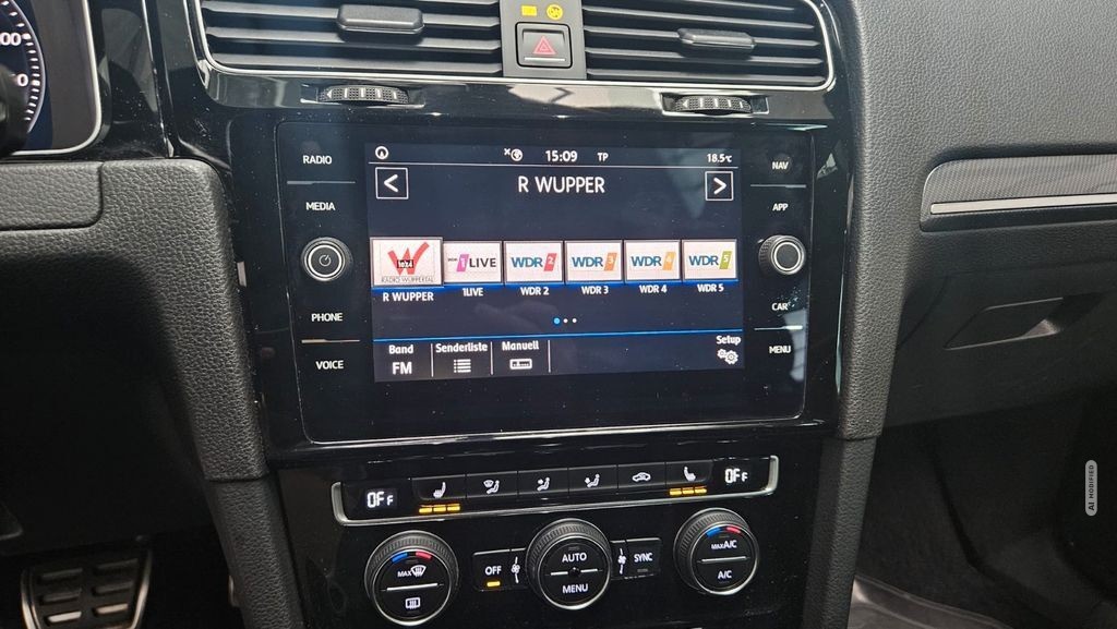 Volkswagen Golf VII Variant Highl DSG R-Line Panorama Navi