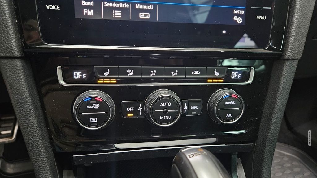 Volkswagen Golf VII Variant Highl DSG R-Line Panorama Navi