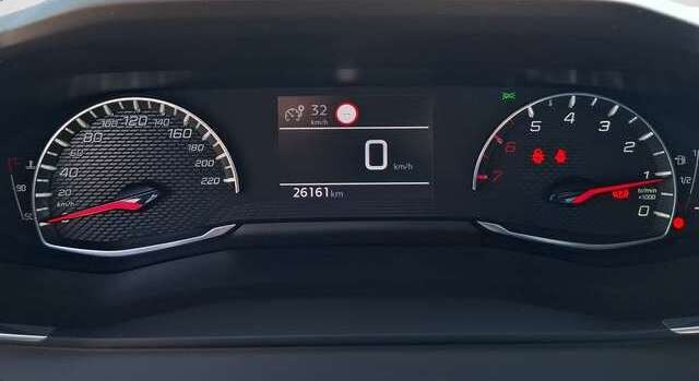 Peugeot 208 Active Pack 1.2 KLIMA / LED / PDC / TEMPOMAT / ALU