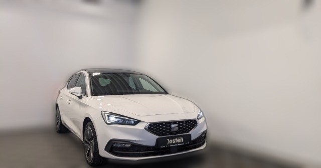 Seat Leon Xcellence 2.0 TDI LED CarPlay ACC DCC Pano