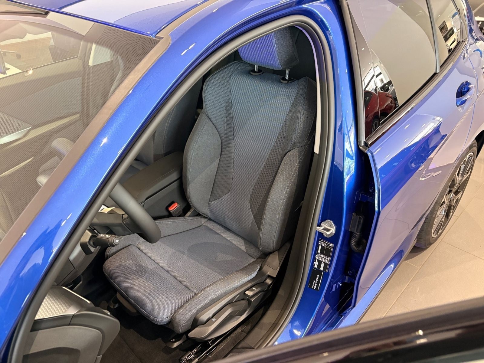 BMW 120 M Sport AHK Adapt LED Premium Navi 18 DrivingAss