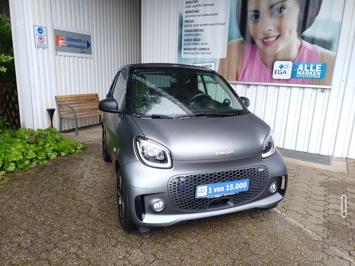 Smart ForTwo EQ cabrio*EXCLUSIVE*22kW*CAM*MEDIA*ALLW*LED*SHZ*