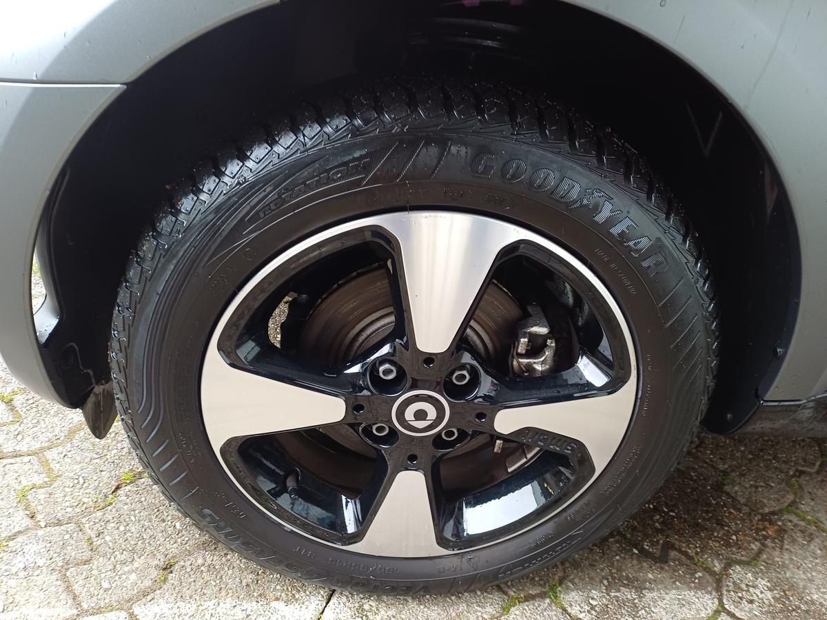 Smart ForTwo EQ cabrio*EXCLUSIVE*22kW*CAM*MEDIA*ALLW*LED*SHZ*