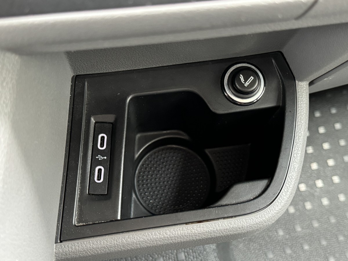 Volkswagen T6 Kombi T6.1 Kombi 2.0 TDI L1H1 9-Sitzer Automatik