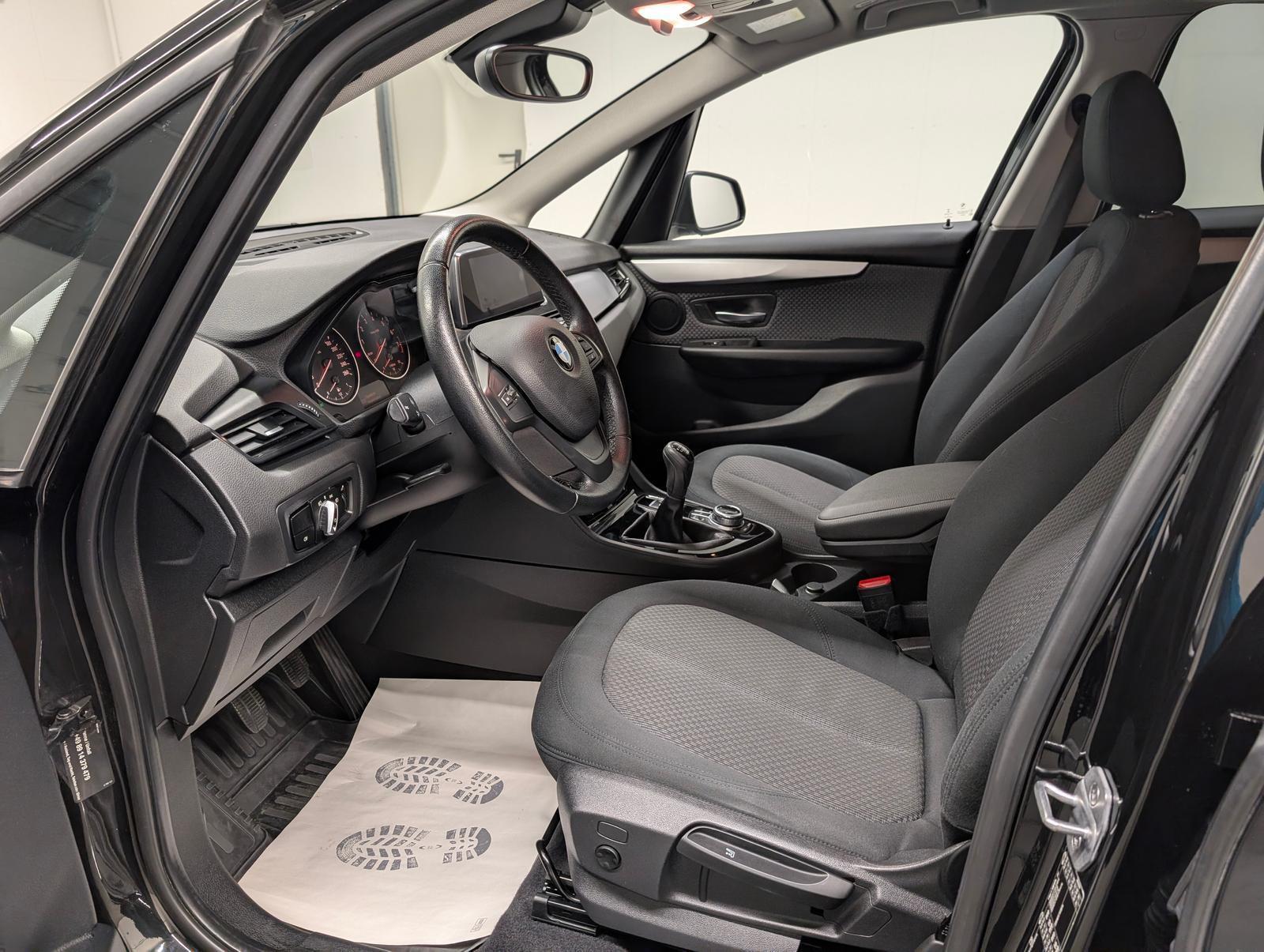 BMW 218 Active Tourer 218i Active Tourer LED/Navi/SHZ/PDC/elH/17-LM
