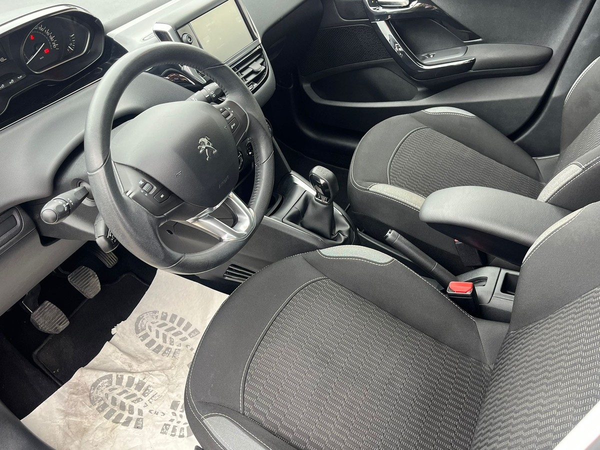 Peugeot 208 1.2 PureTech 82 Active *1.Hand*