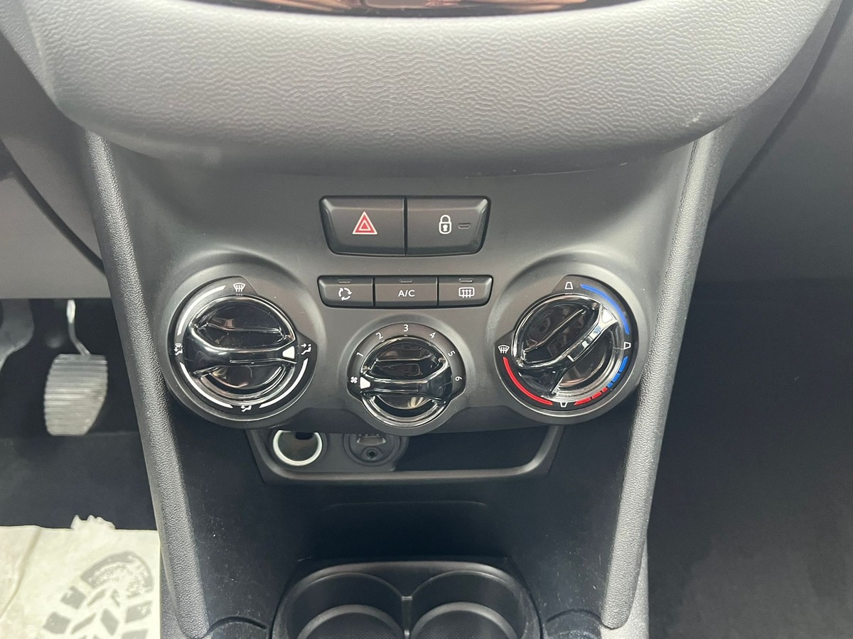 Peugeot 208 1.2 PureTech 82 Active *1.Hand*