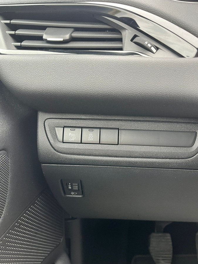 Peugeot 208 1.2 PureTech 82 Active *1.Hand*