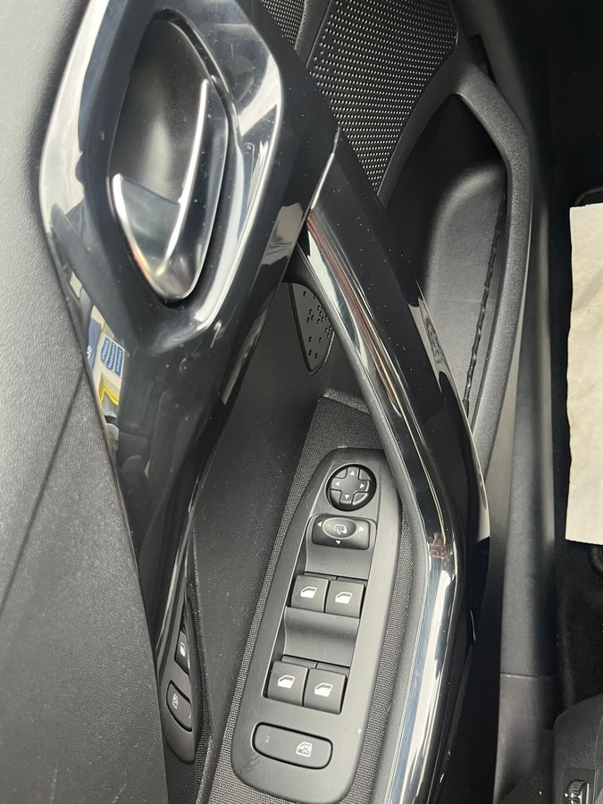 Peugeot 208 1.2 PureTech 82 Active *1.Hand*
