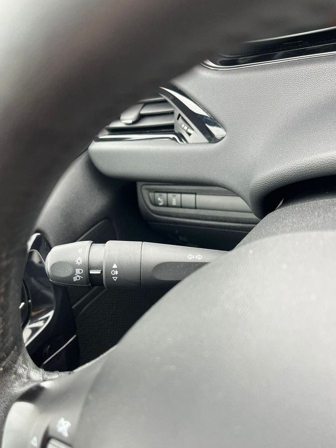 Peugeot 208 1.2 PureTech 82 Active *1.Hand*