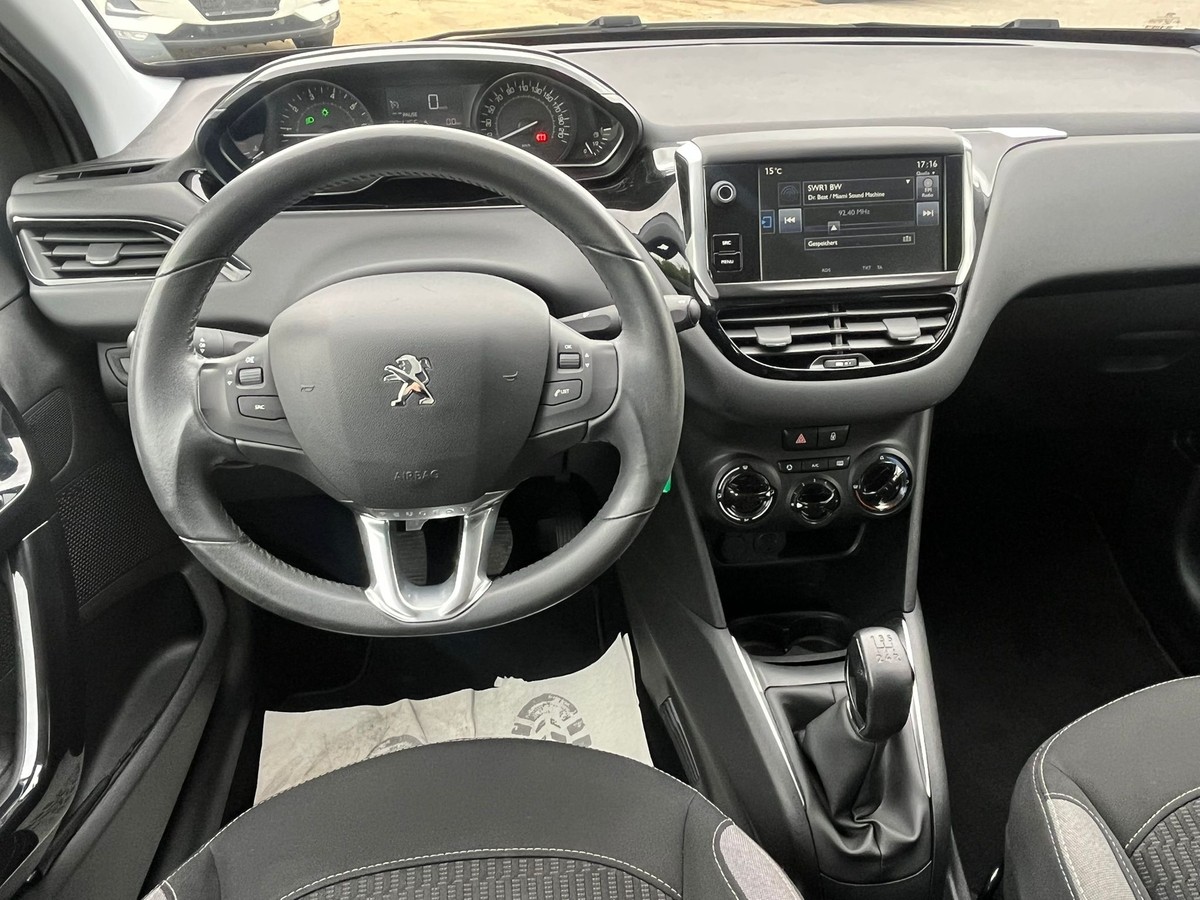 Peugeot 208 1.2 PureTech 82 Active *1.Hand*