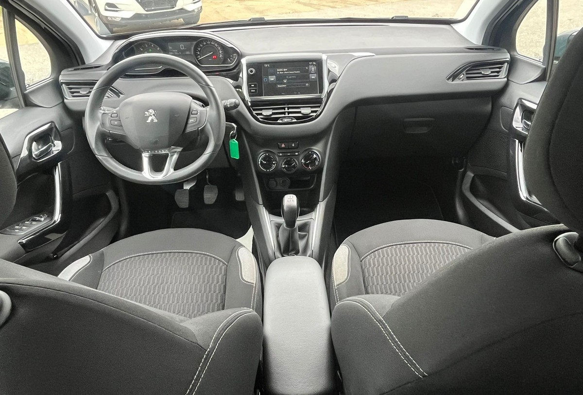 Peugeot 208 1.2 PureTech 82 Active *1.Hand*