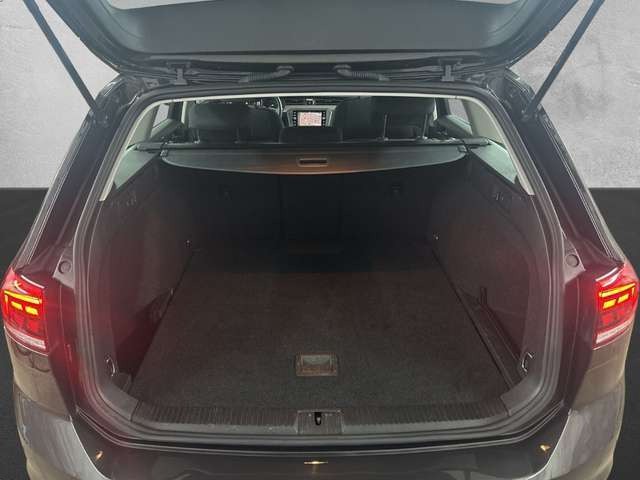 Volkswagen Passat 2.0TDI Business NAVI LED KAMERA CARPLAY