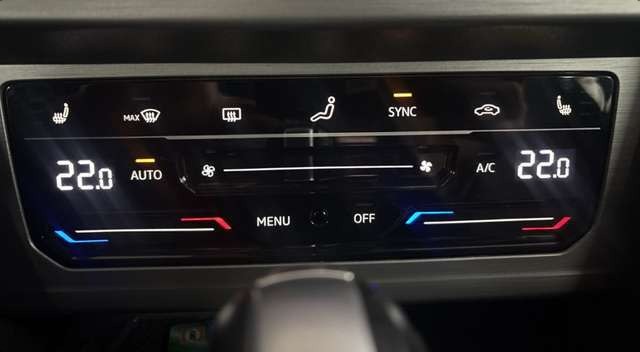 Volkswagen Passat 2.0TDI Business NAVI LED KAMERA CARPLAY
