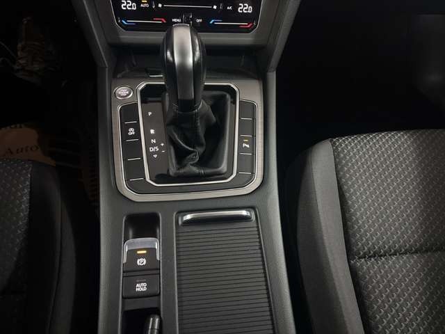 Volkswagen Passat 2.0TDI Business NAVI LED KAMERA CARPLAY