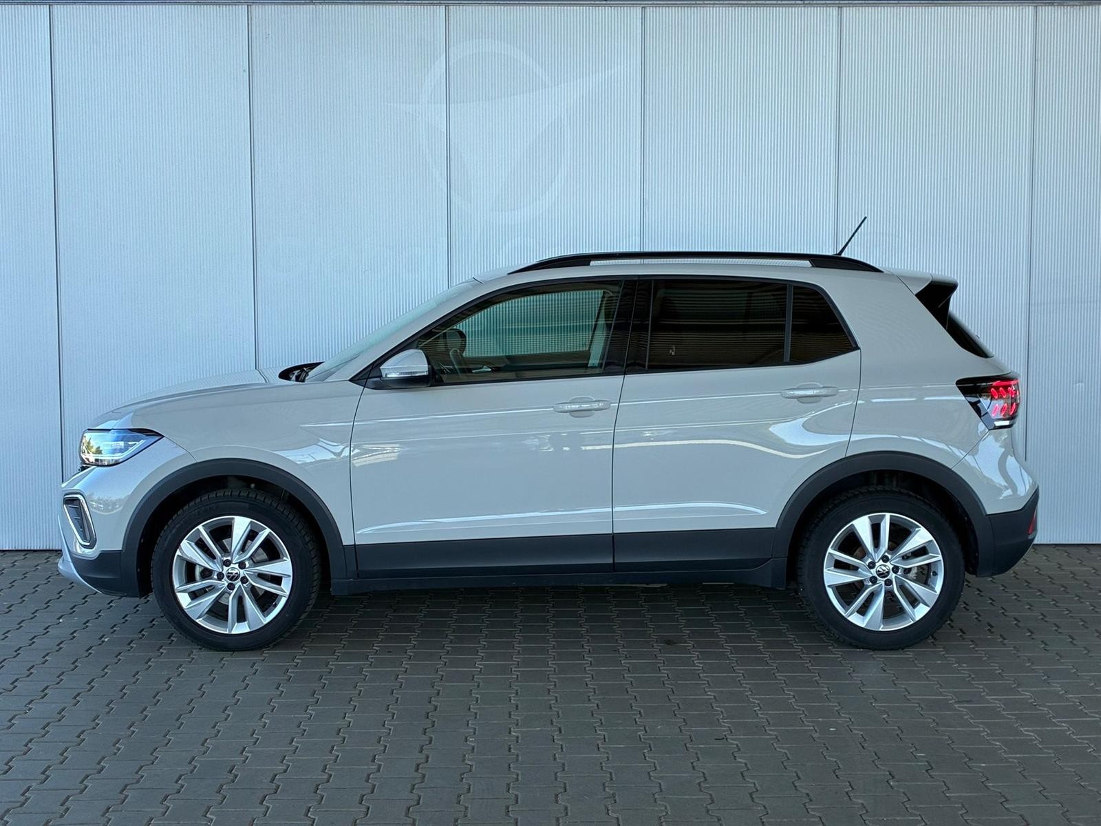 Volkswagen T-Cross Life 1.0 TSI DSG / Matrix-LED / ACC / Kamera / Shz vorne / Apple Carplay