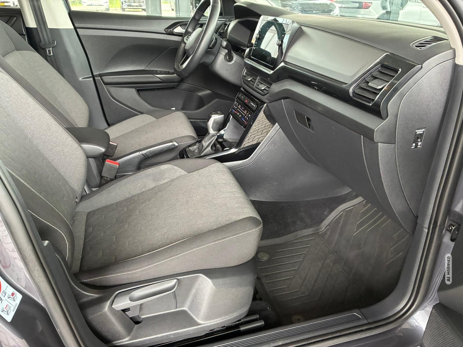 Volkswagen T-Cross Life 1.0 TSI DSG / Matrix-LED / ACC / Kamera / Shz vorne / Apple Carplay