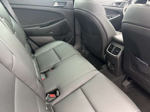 Hyundai Tucson Premium 2WD 