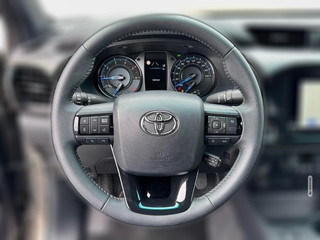 Toyota Hilux INVINCIBLE Double Cab 2.8 D-4D 4x4 Lede...