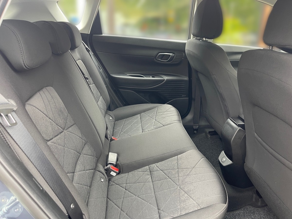 Hyundai Bayon 1.0 T-GDI Trend MHEV 2WD Sitzh. Navi App PDC Kamera