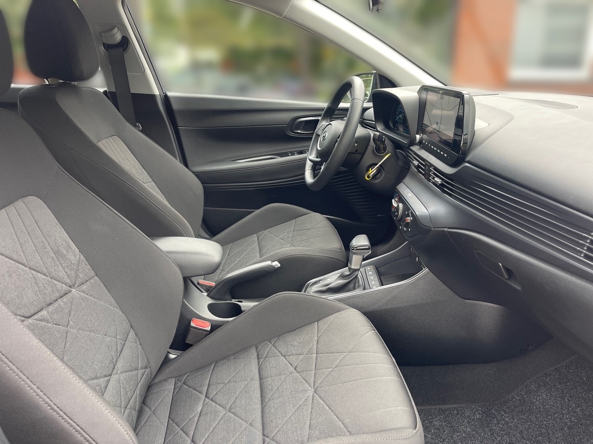 Hyundai Bayon 1.0 T-GDI Trend MHEV 2WD Sitzh. Navi App PDC Kamera