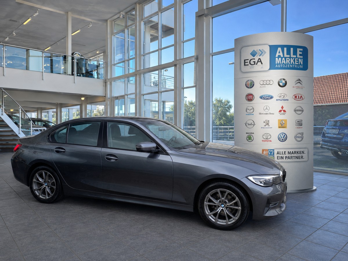 BMW 320 i Sport Line*AUT*LED*NAVI*HIFI*SHZ*PDC*TEMPO*ACTIVE GUAR