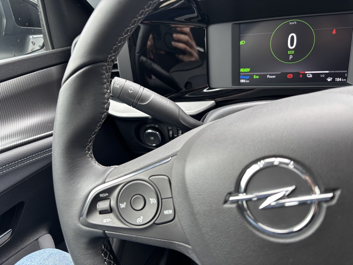 Opel Mokka-e Elegance*AUTOMATIK*LED*CARPLAY*KAMERA*KEYLES