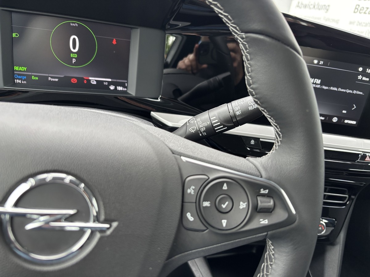 Opel Mokka-e Elegance*AUTOMATIK*LED*CARPLAY*KAMERA*KEYLES